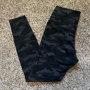 Black & Gray Camp Leggings size large